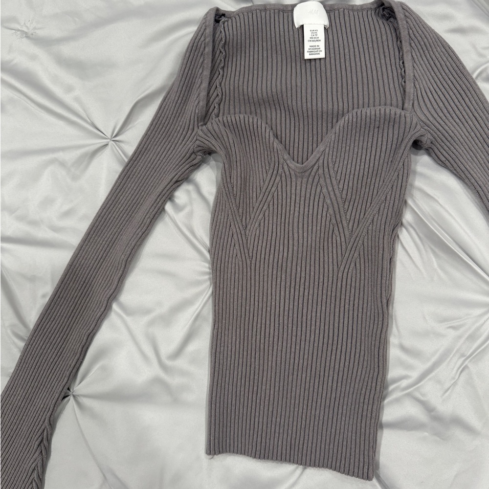H&M Gray Ribbed Sweater
